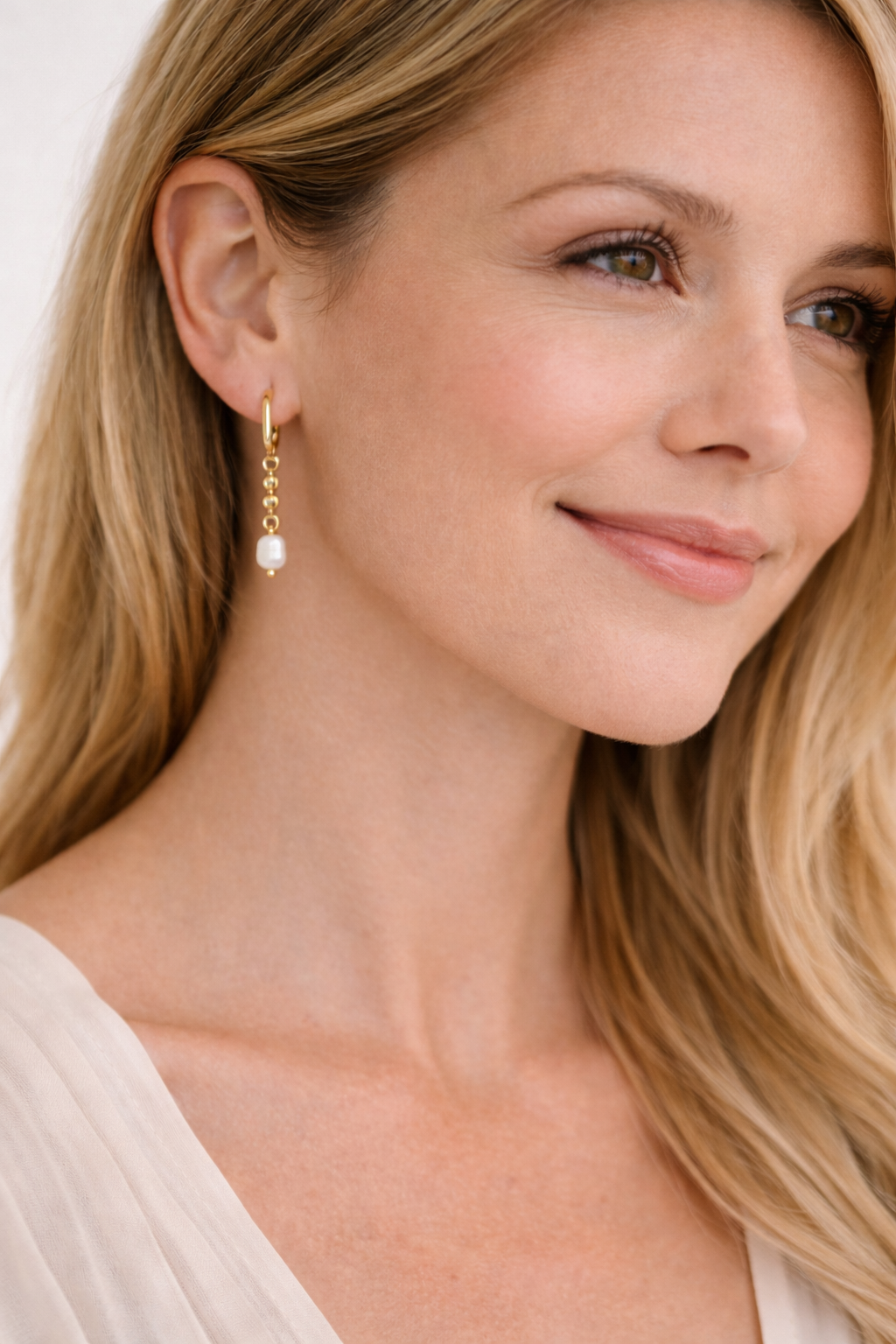 the Amelia Fresh Water Pearl Earrings